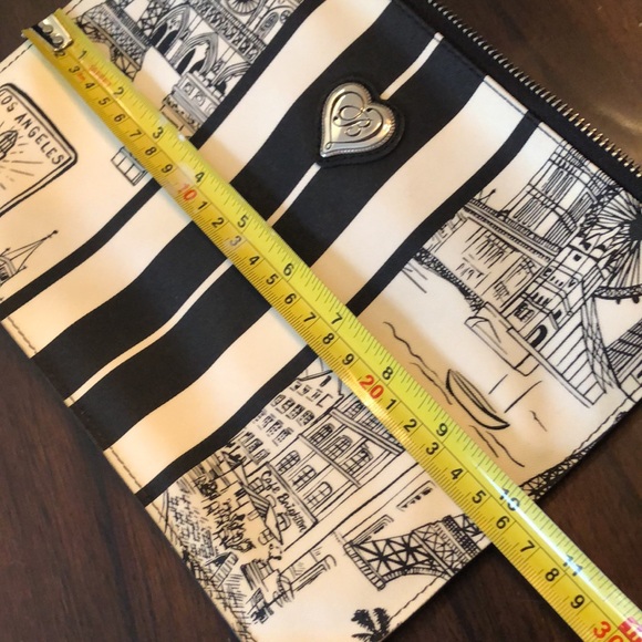 💝 Brighton Major Cities Enhanced with silver heart logo zippered wristlet - Picture 13 of 14